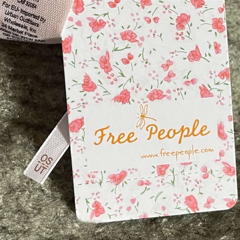 Free People Dreamland Knit Beanie Olive One Size Soft Warm Style ACCFP1220 NWT - Picture 6 of 9